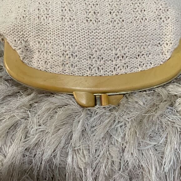 Vintage Crocheted Clutch With Bakelite Handle Unbranded - Picture 17 of 17